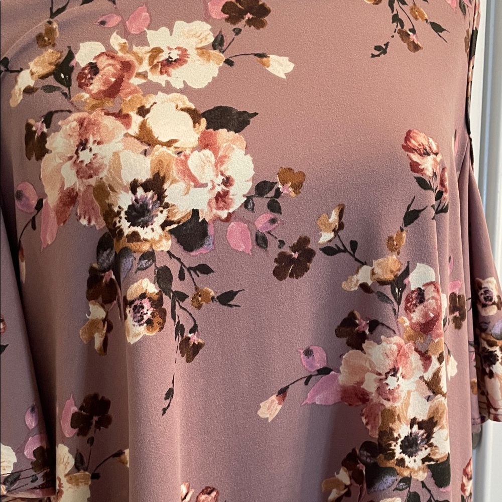 Chic Floral Tunic Top - Mauve and Cream - Picture 2 of 8